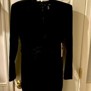 NWT Black velvet dress with waistline fabric flower long slleeve beautiful sz 0